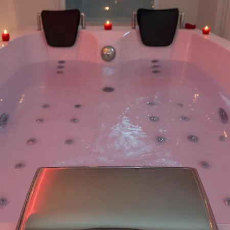 Balnéo Hyper Centre, Calme, Equipé, Proche Gare, Wifi * Troyes