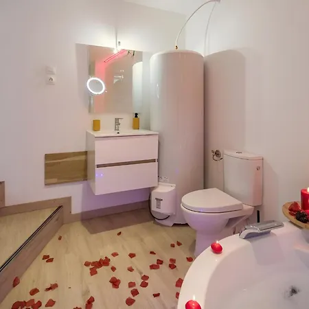 Apartment Balneo Hyper Centre, Calme, Equipe, Proche Gare, Wifi *
