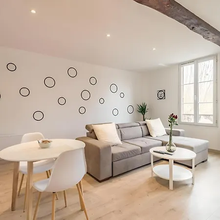 Apartment Balneo Hyper Centre, Calme, Equipe, Proche Gare, Wifi Troyes