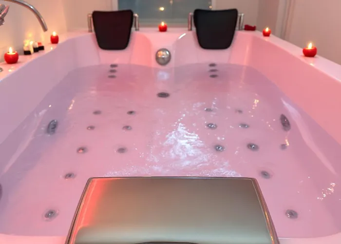 Appartement Balnéo Hyper Centre, Calme, Equipé, Proche Gare, Wifi *