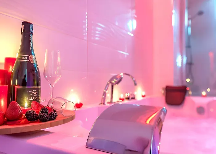 Balnéo Hyper Centre, Calme, Equipé, Proche Gare, Wifi Appartement *